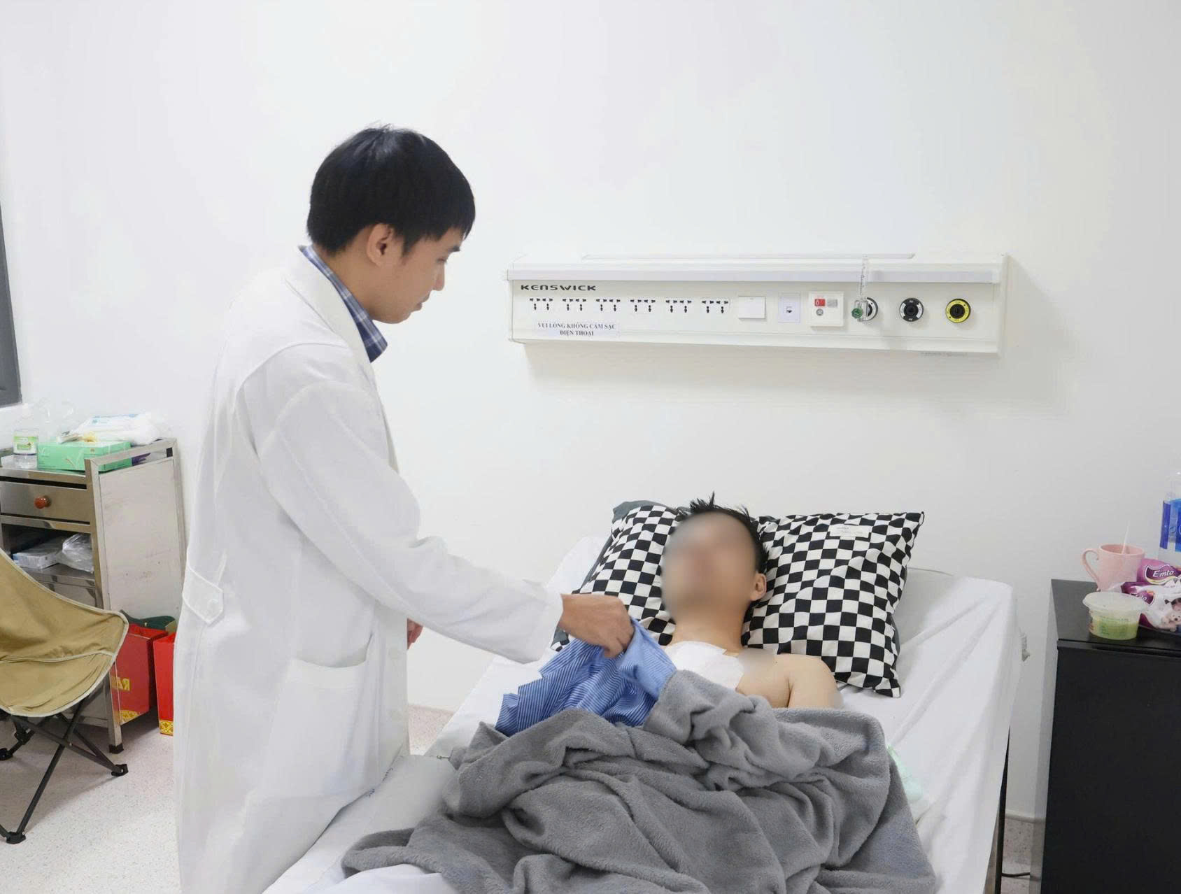 Ca Mổ Kéo Dài 4 Giờ Cứu Người Đàn Ông Bị Vỡ Tim Ở Tp Hcm- Ảnh 1. Ca Mổ Kéo Dài 4 Giờ Cứu Người Đàn Ông Bị Vỡ Tim Ở Tp Hcm- Ảnh 1.