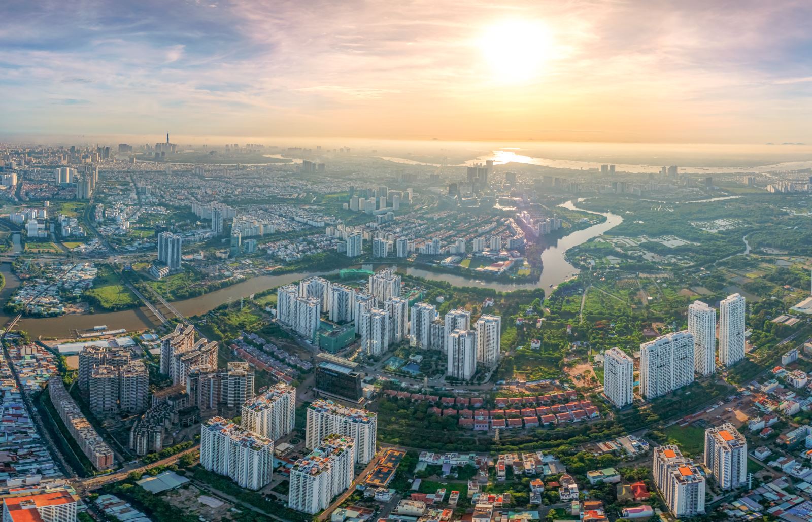 Ngân hàng đồng loạt rao bán bất động sản: Lô đất gần 4.000 m2 tại TP.HCM gây chú ý với phương thức “có sao bán vậy”- Ảnh 1.