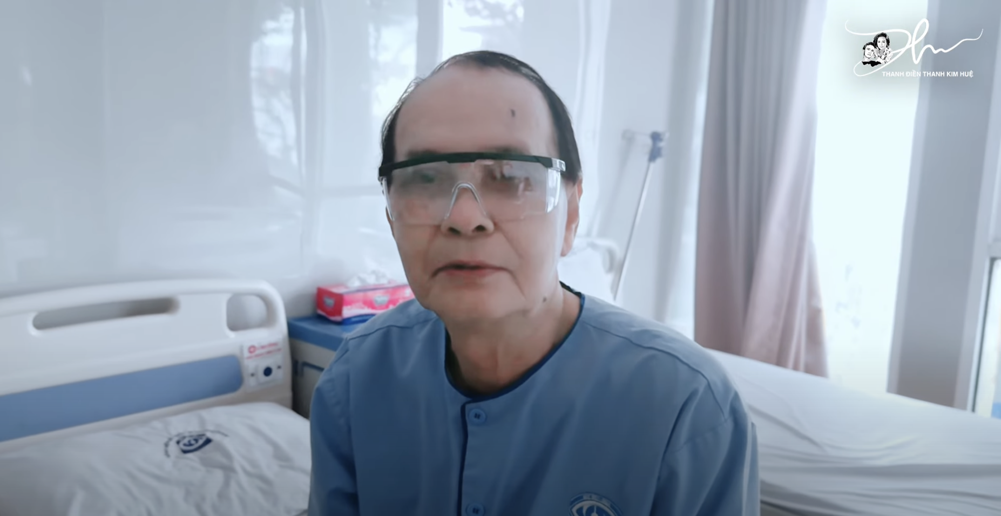 Nam nghệ sĩ Việt ai cũng biết mặt có nguy cơ bị mù vĩnh viễn, đi đến đâu bác sĩ cũng lắc đầu- Ảnh 2. Nam nghệ sĩ Việt ai cũng biết mặt có nguy cơ bị mù vĩnh viễn, đi đến đâu bác sĩ cũng lắc đầu- Ảnh 2.