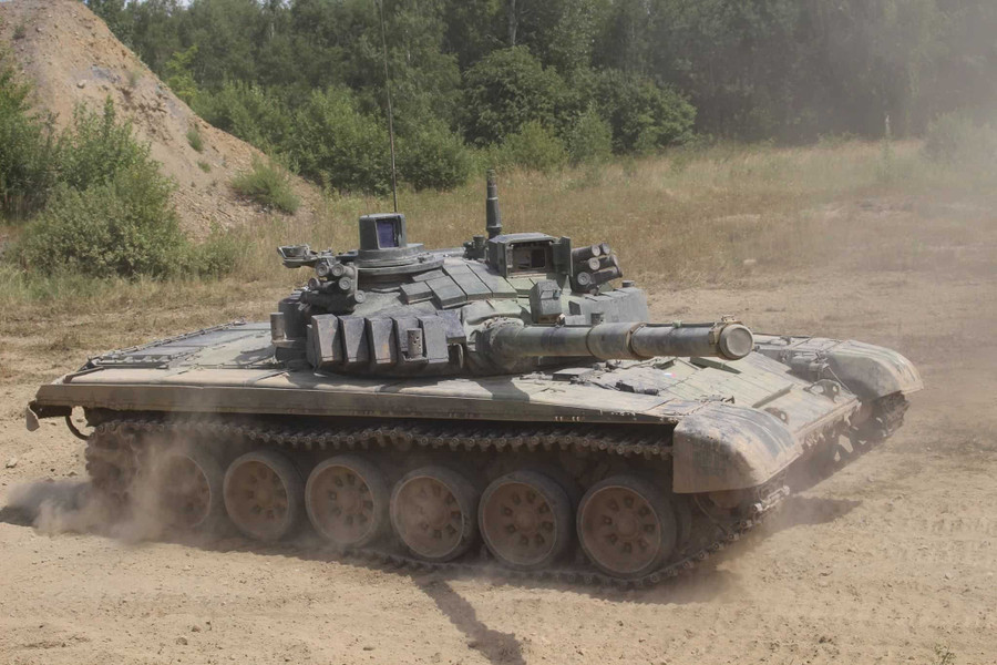 Hàng Chục Xe Tăng T-72M4Cz Cực Mạnh Sắp Tham Chiến- Ảnh 2. Hàng Chục Xe Tăng T-72M4Cz Cực Mạnh Sắp Tham Chiến- Ảnh 2.