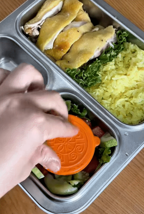 Mẹ bỉm 2 con mỗi ng&agrave;y đều dậy từ 5 giờ s&aacute;ng chuẩn bị cơm cho con đi học, thực đơn thay đổi li&ecirc;n tục, c&agrave;ng xem c&agrave;ng 