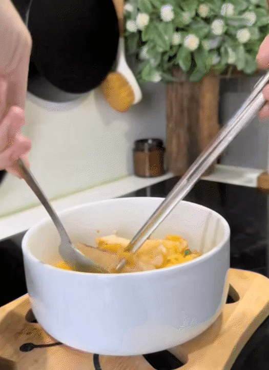 Mẹ bỉm 2 con mỗi ng&agrave;y đều dậy từ 5 giờ s&aacute;ng chuẩn bị cơm cho con đi học, thực đơn thay đổi li&ecirc;n tục, c&agrave;ng xem c&agrave;ng 