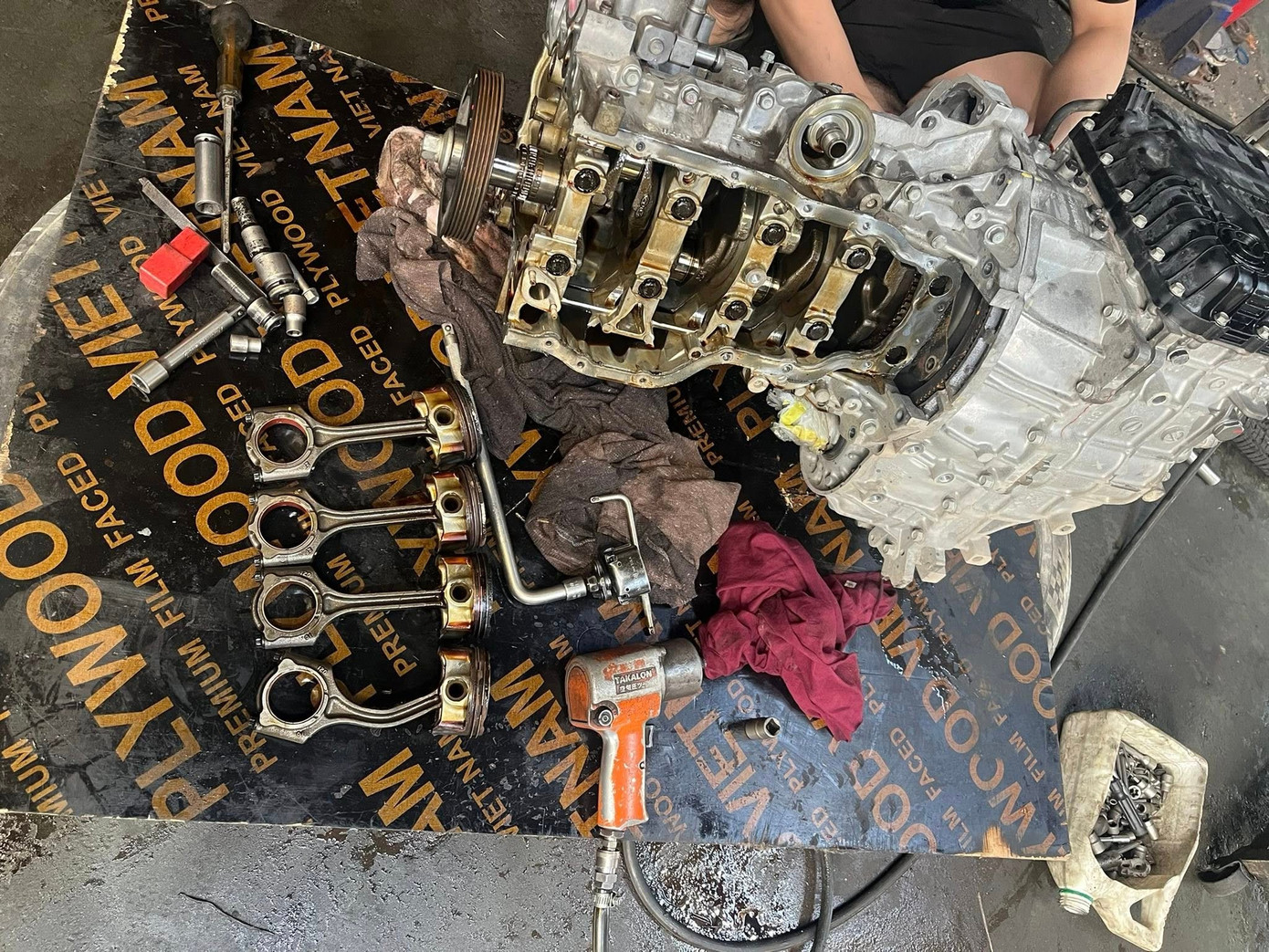 Nhận diện, xử lý ô tô bị ngập nước- Ảnh 2.