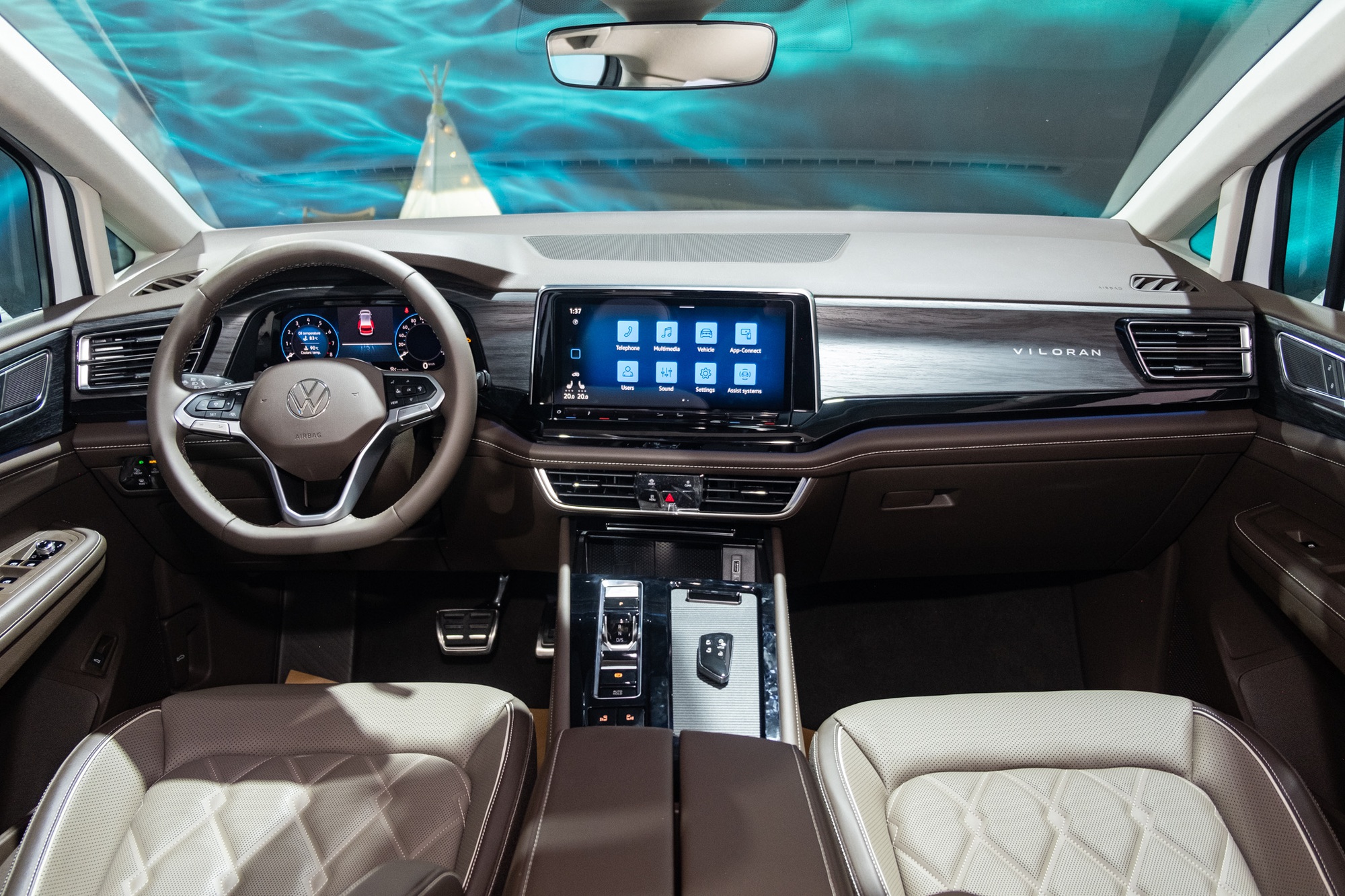 Volkswagen Viloran vượt sát nút BMW X5 trở thành 'Xe Gia đình của năm Hạng 2-5 tỷ đồng'- Ảnh 6.