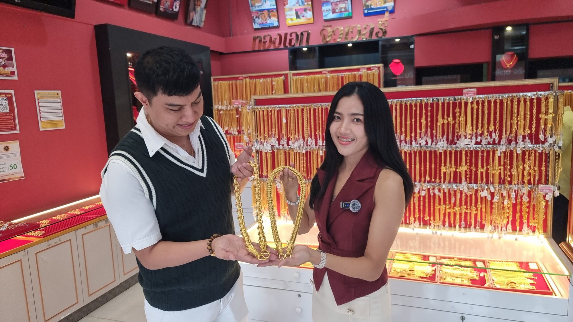 Nghịch lý tại Thái Lan: Giá vàng thật lập kỷ lục, người dân đổ xô mua... vàng giả- Ảnh 3. Nghịch lý tại Thái Lan: Giá vàng thật lập kỷ lục, người dân đổ xô mua... vàng giả- Ảnh 3.