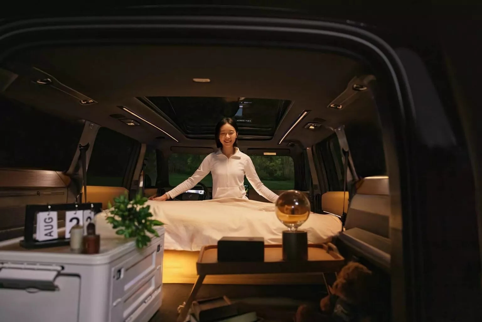 Ford Bronco có bản mà dân mê phượt sẽ thích: Cửa nóc mở cực dị, bếp sau cốp, chạy Hà Nội - Huế chỉ cần một lần sạc- Ảnh 3. Ford Bronco có bản mà dân mê phượt sẽ thích: Cửa nóc mở cực dị, bếp sau cốp, chạy Hà Nội - Huế chỉ cần một lần sạc- Ảnh 3.