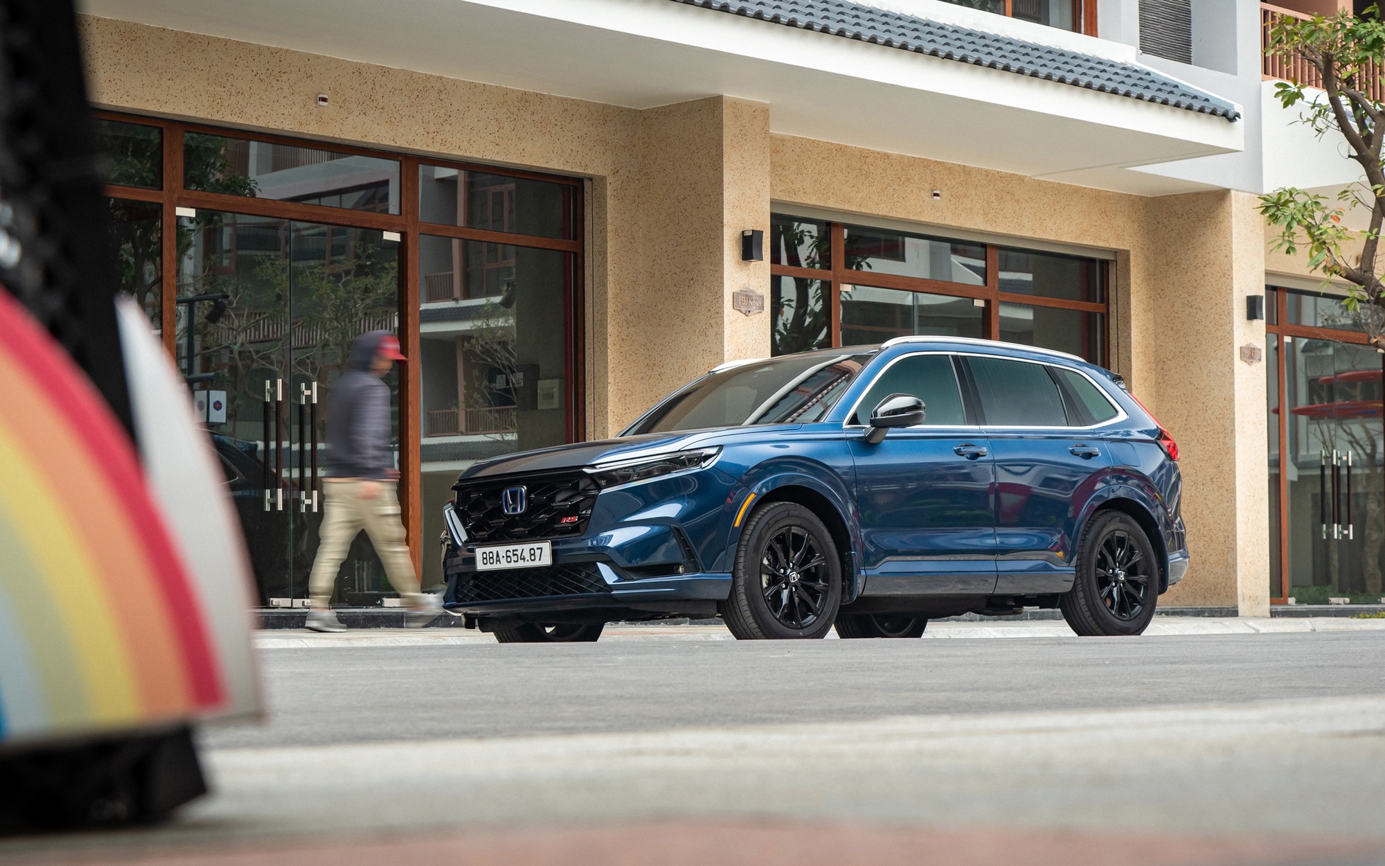 Vượt c&aacute;c xe của Toyota, BYD, Honda CR-V e:HEV RS thắng c&aacute;ch biệt giải &lsquo;Xe hybrid của năm&rsquo;- Ảnh 5.