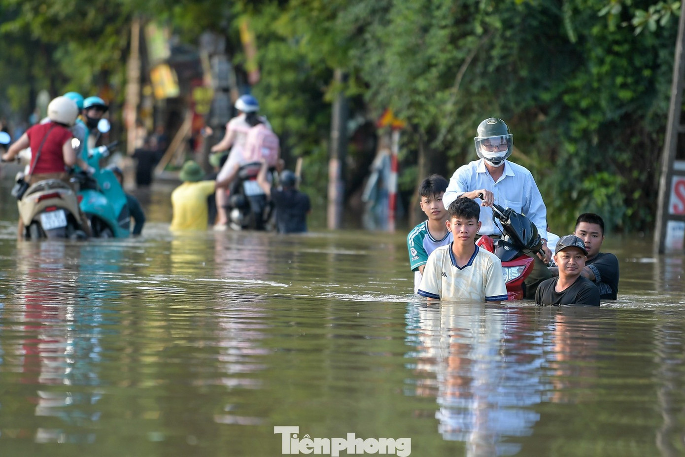 Hà Nội lộ lỗ hổng cảnh báo thiên tai, ngập lụt- Ảnh 1.