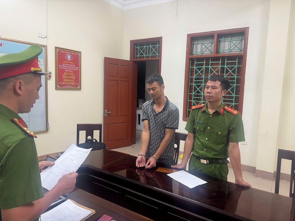 Tạm giữ hình sự Nguyễn Văn Hòa sau đoạn clip phẫn nộ- Ảnh 1. Tạm giữ hình sự Nguyễn Văn Hòa sau đoạn clip phẫn nộ- Ảnh 1.