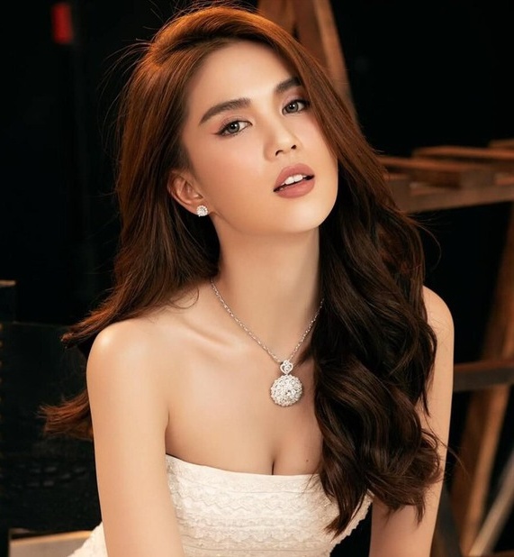 Mỹ nhân nào trong showbiz Việt hợp "gu" với bạn?- Ảnh 2. Mỹ nhân nào trong showbiz Việt hợp "gu" với bạn?- Ảnh 2.