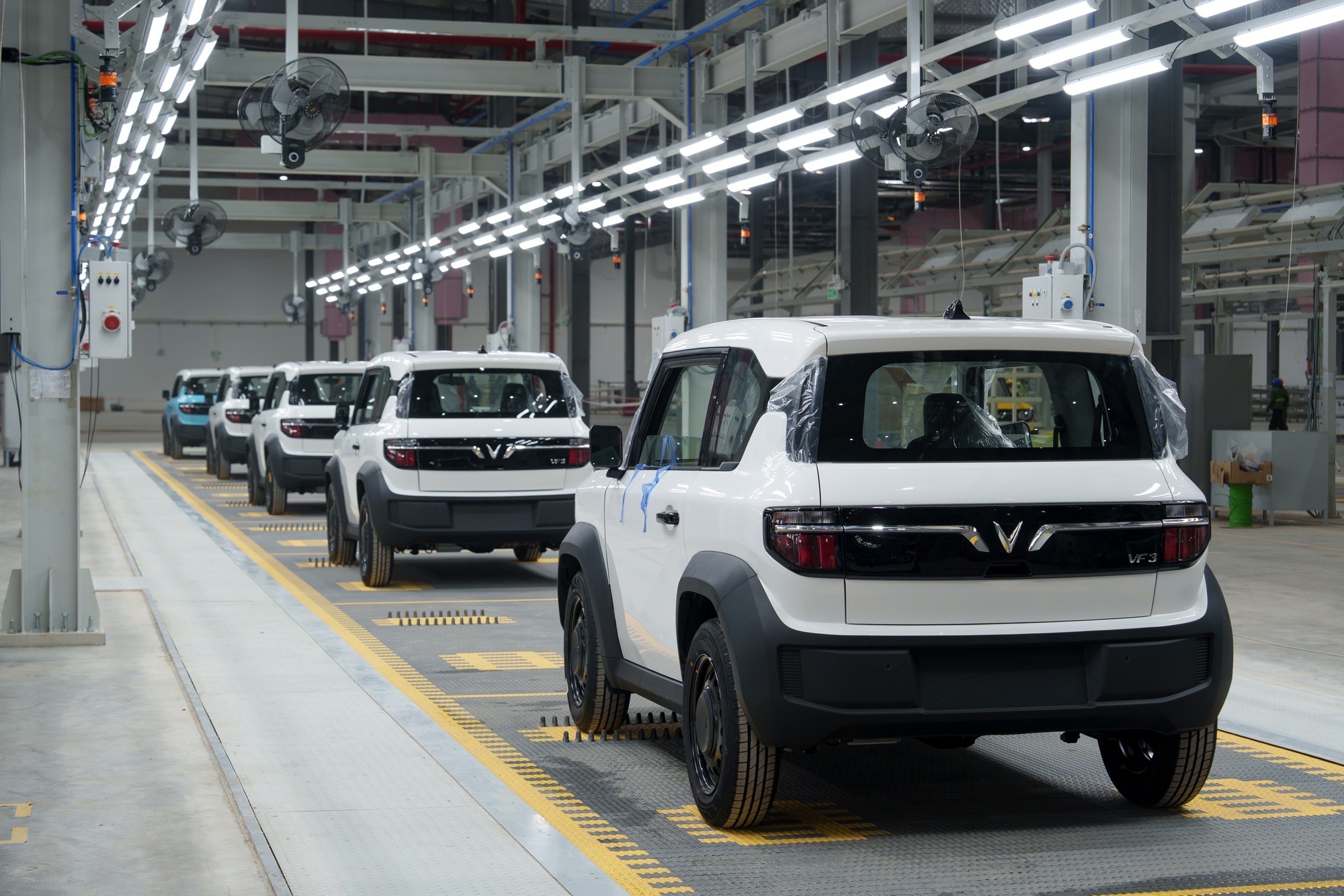 VinFast VF 3 vượt CX-5, Xpander, Ranger trở thành ‘Xe dẫn dắt thị trường’- Ảnh 6.