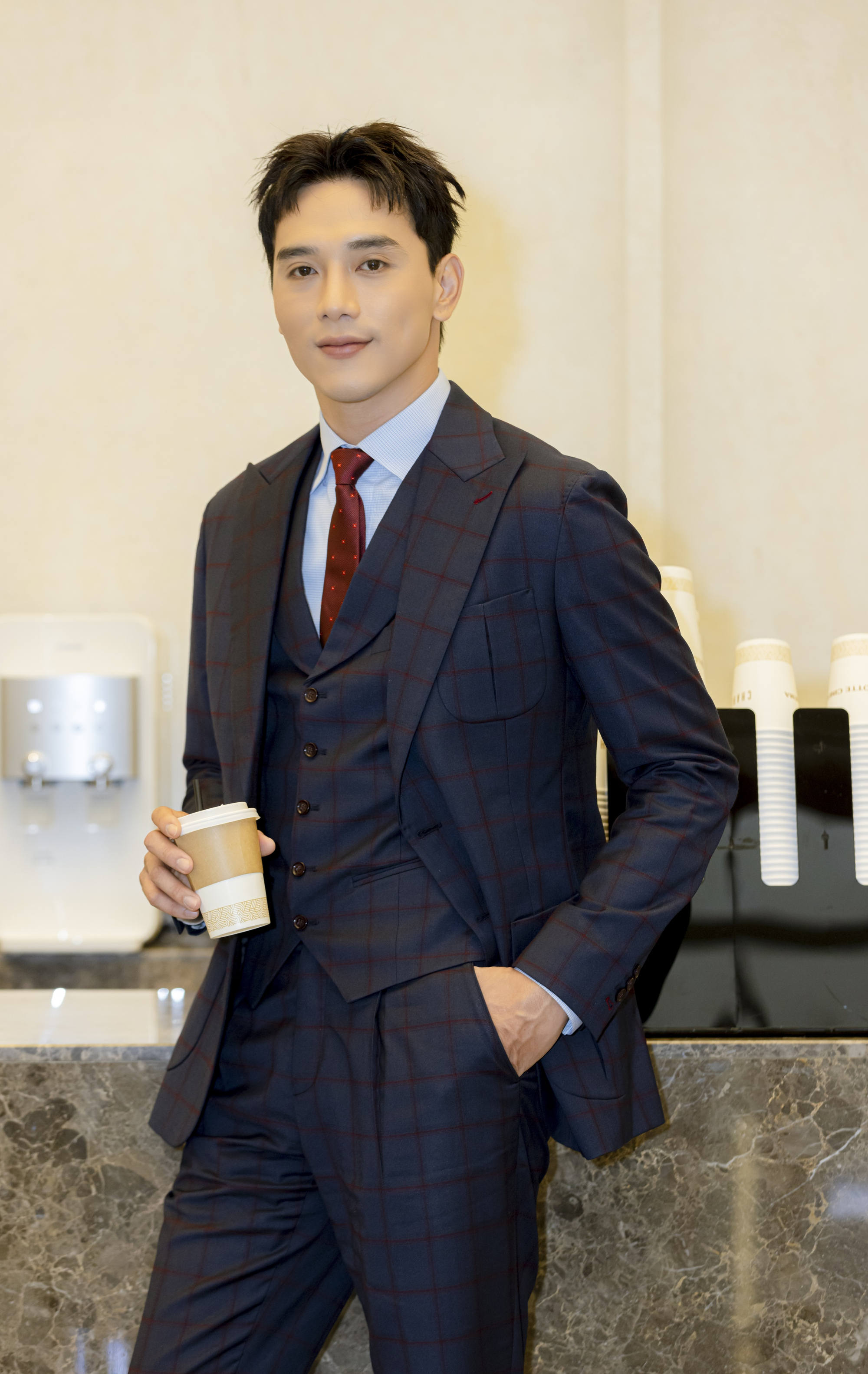 Trên đời có bao nhiêu tinh hoa đều hội tụ hết vào mỹ nam này: Đẹp trai còn cao 1m88, body đỉnh tới ná thở- Ảnh 9. Trên đời có bao nhiêu tinh hoa đều hội tụ hết vào mỹ nam này: Đẹp trai còn cao 1m88, body đỉnh tới ná thở- Ảnh 9.