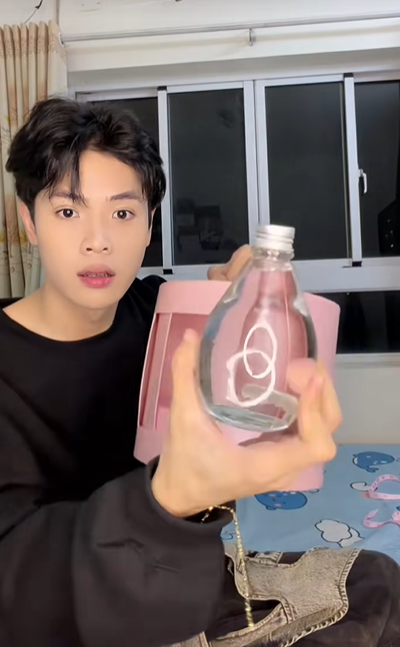 Sinh nhật &ldquo;8 ngh&igrave;n l&aacute; 2 ngh&igrave;n x&ocirc;i&rdquo; v&agrave; toan t&iacute;nh của H&agrave; M&ocirc;i- Ảnh 10.