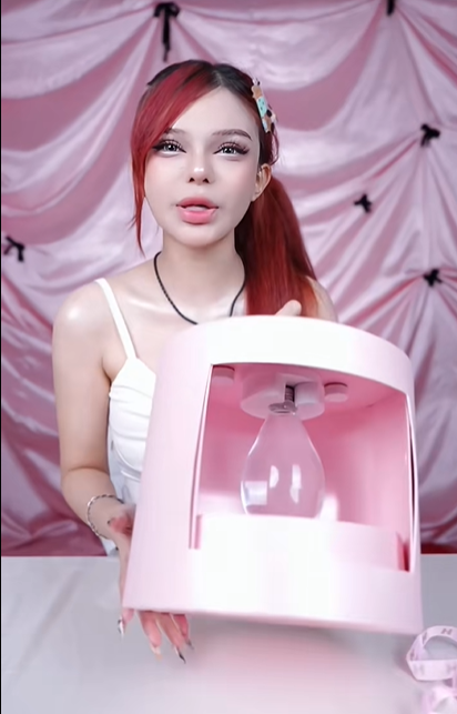 Sinh nhật &ldquo;8 ngh&igrave;n l&aacute; 2 ngh&igrave;n x&ocirc;i&rdquo; v&agrave; toan t&iacute;nh của H&agrave; M&ocirc;i- Ảnh 12.