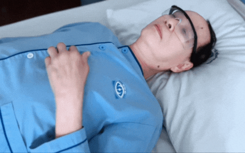 Nam nghệ sĩ Việt ai cũng biết mặt có nguy cơ bị mù vĩnh viễn, đi đến đâu bác sĩ cũng lắc đầu- Ảnh 1. Nam nghệ sĩ Việt ai cũng biết mặt có nguy cơ bị mù vĩnh viễn, đi đến đâu bác sĩ cũng lắc đầu- Ảnh 1.