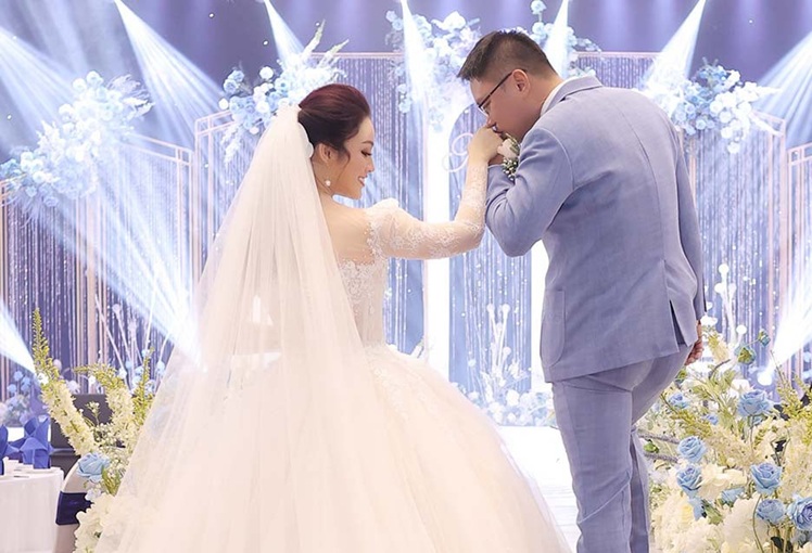 Nữ ca sĩ là lãnh đạo có học vị tiến sĩ, lấy chồng hai là Viện trưởng- Ảnh 3.