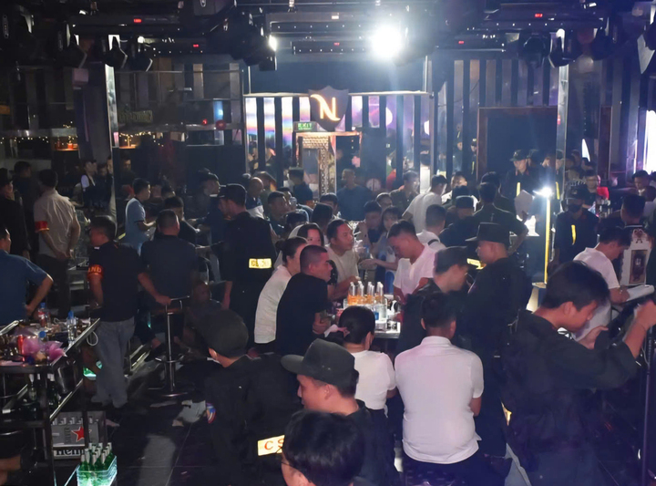 Đột kích tụ điểm ma túy tại quán bar New Style Club ở Hưng Yên- Ảnh 2.