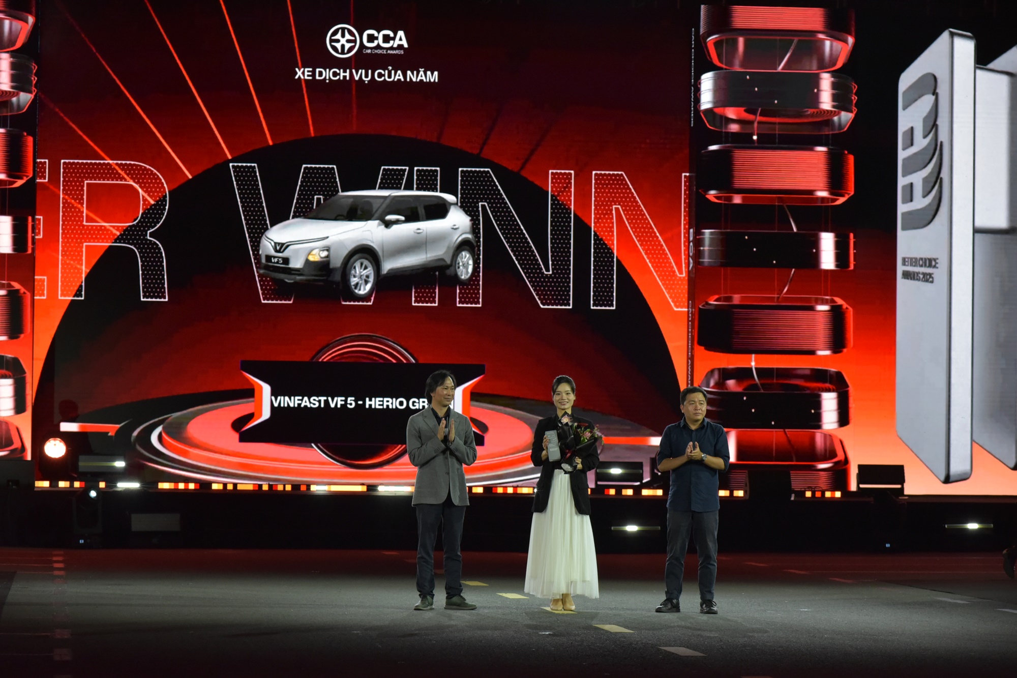 VinFast VF 5 - Herio Green áp đảo đối thủ để trở thành ‘Xe Dịch vụ của năm’- Ảnh 2. VinFast VF 5 - Herio Green áp đảo đối thủ để trở thành ‘Xe Dịch vụ của năm’- Ảnh 2.
