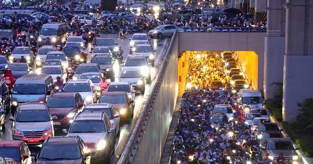 Siết khí thải ô tô: Hà Nội, TP.HCM 'ra quân' trước, xe cũ đứng trước nguy cơ bị loại khỏi đường phố- Ảnh 3. Siết khí thải ô tô: Hà Nội, TP.HCM 'ra quân' trước, xe cũ đứng trước nguy cơ bị loại khỏi đường phố- Ảnh 3.