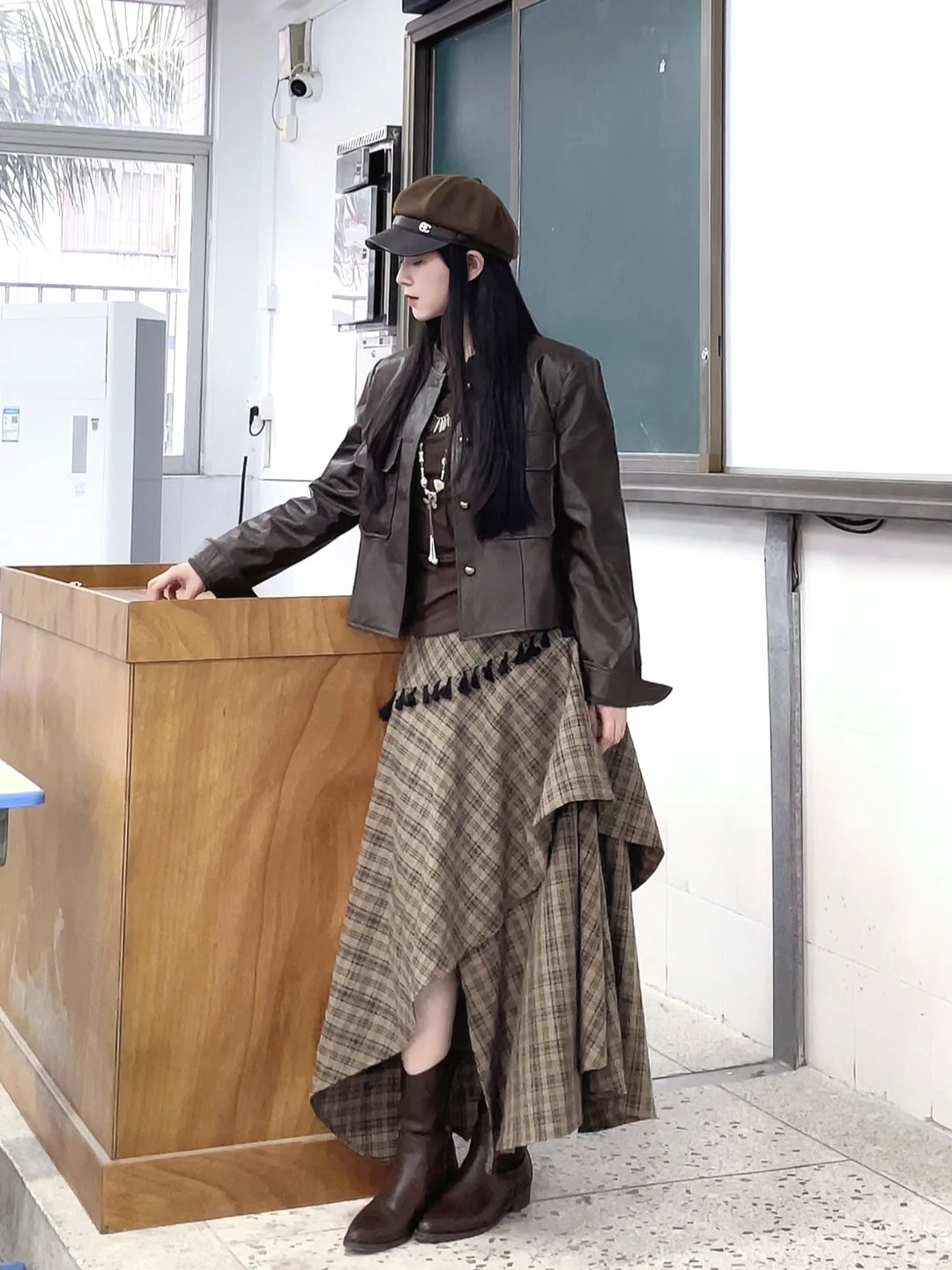 Cô giáo Mỹ thuật đang hot nhất TikTok: Mặt đã xinh, style đi dạy còn đỉnh hơn!- Ảnh 13.