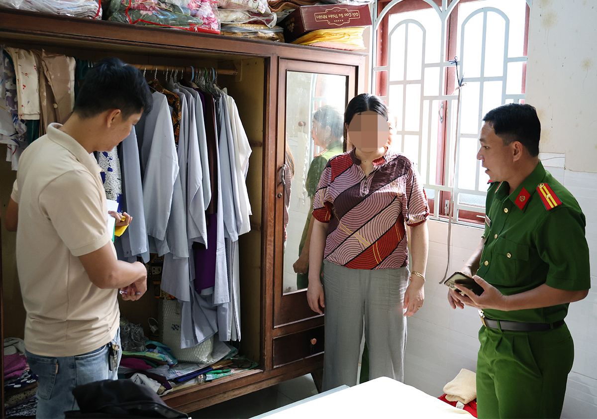 Cụ bà 78 tuổi ở An Giang mất 500 triệu đồng và 10 cây vàng 9999: Công an vào cuộc phát hiện thủ phạm hóa ra là người quen- Ảnh 2. Cụ bà 78 tuổi ở An Giang mất 500 triệu đồng và 10 cây vàng 9999: Công an vào cuộc phát hiện thủ phạm hóa ra là người quen- Ảnh 2.