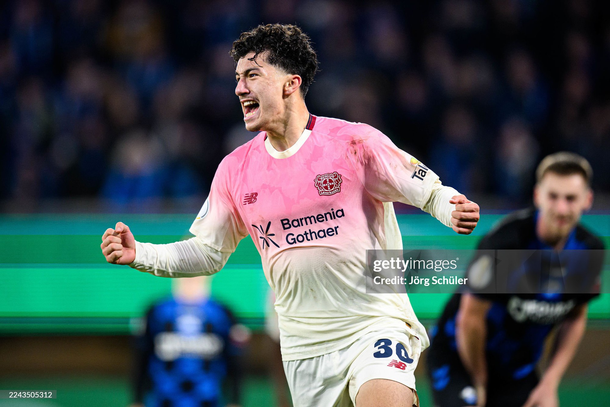 "Sự tiếc nuối của thầy Kim Sang-sik" tỏa sáng ở trời Âu, giúp “đại gia” Đức thắng trận kịch tính- Ảnh 2.