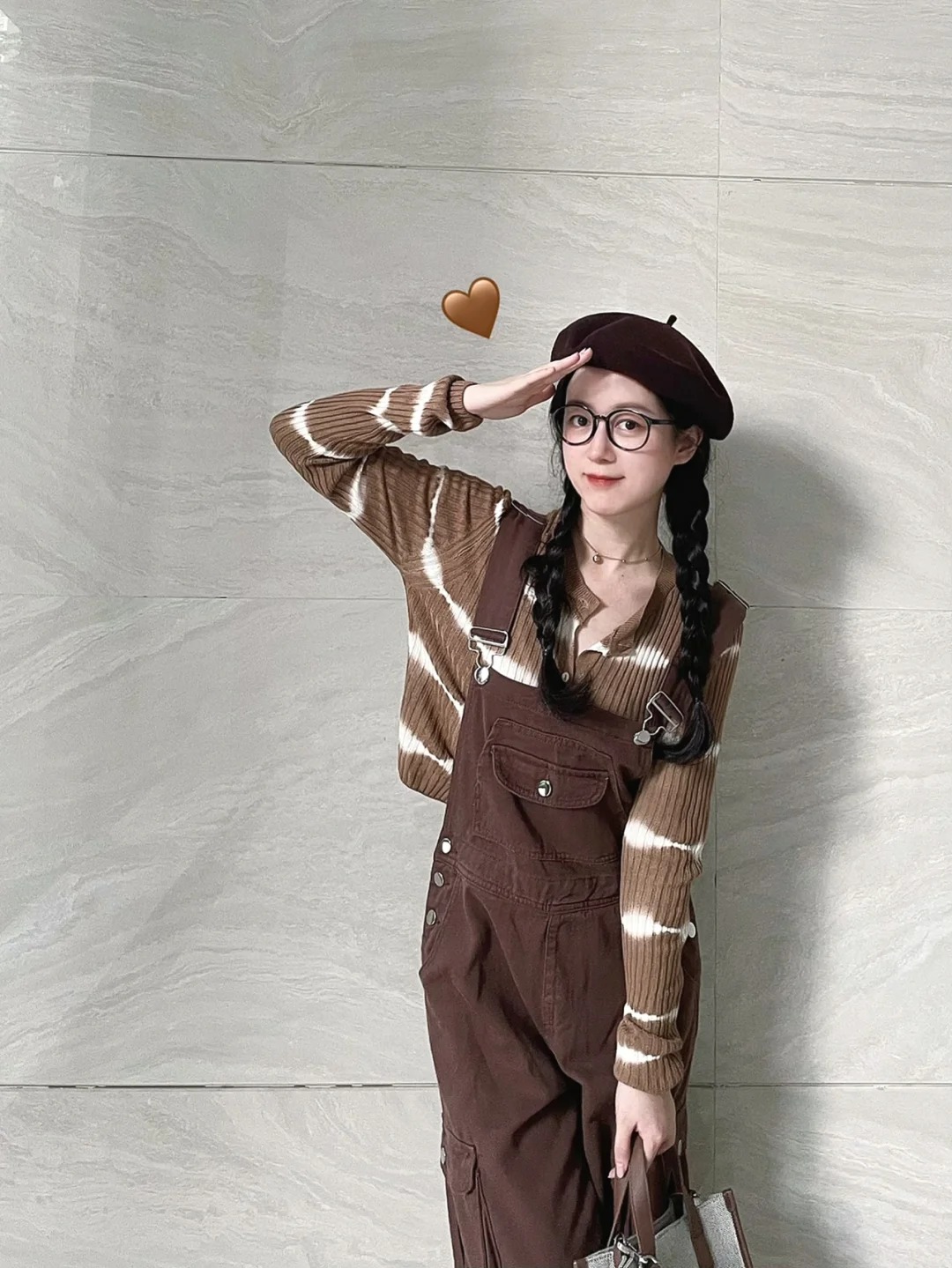 Cô giáo Mỹ thuật đang hot nhất TikTok: Mặt đã xinh, style đi dạy còn đỉnh hơn!- Ảnh 21.