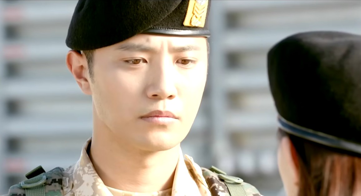 Dụi mắt 7749 lần vẫn không nhận ra mỹ nam đẹp nhất Hậu Duệ Mặt Trời, sao anh lại ra nông nỗi này?- Ảnh 6. Dụi mắt 7749 lần vẫn không nhận ra mỹ nam đẹp nhất Hậu Duệ Mặt Trời, sao anh lại ra nông nỗi này?- Ảnh 6.