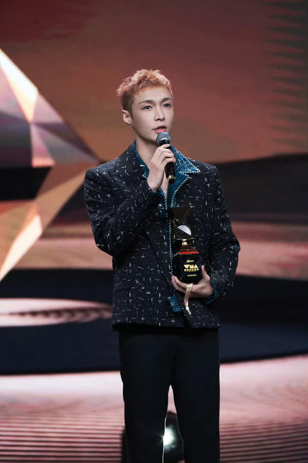 Tẩy chay mọi hoạt động có mặt ca sĩ - rapper H. đến hết 2026- Ảnh 5. Tẩy chay mọi hoạt động có mặt ca sĩ - rapper H. đến hết 2026- Ảnh 5.