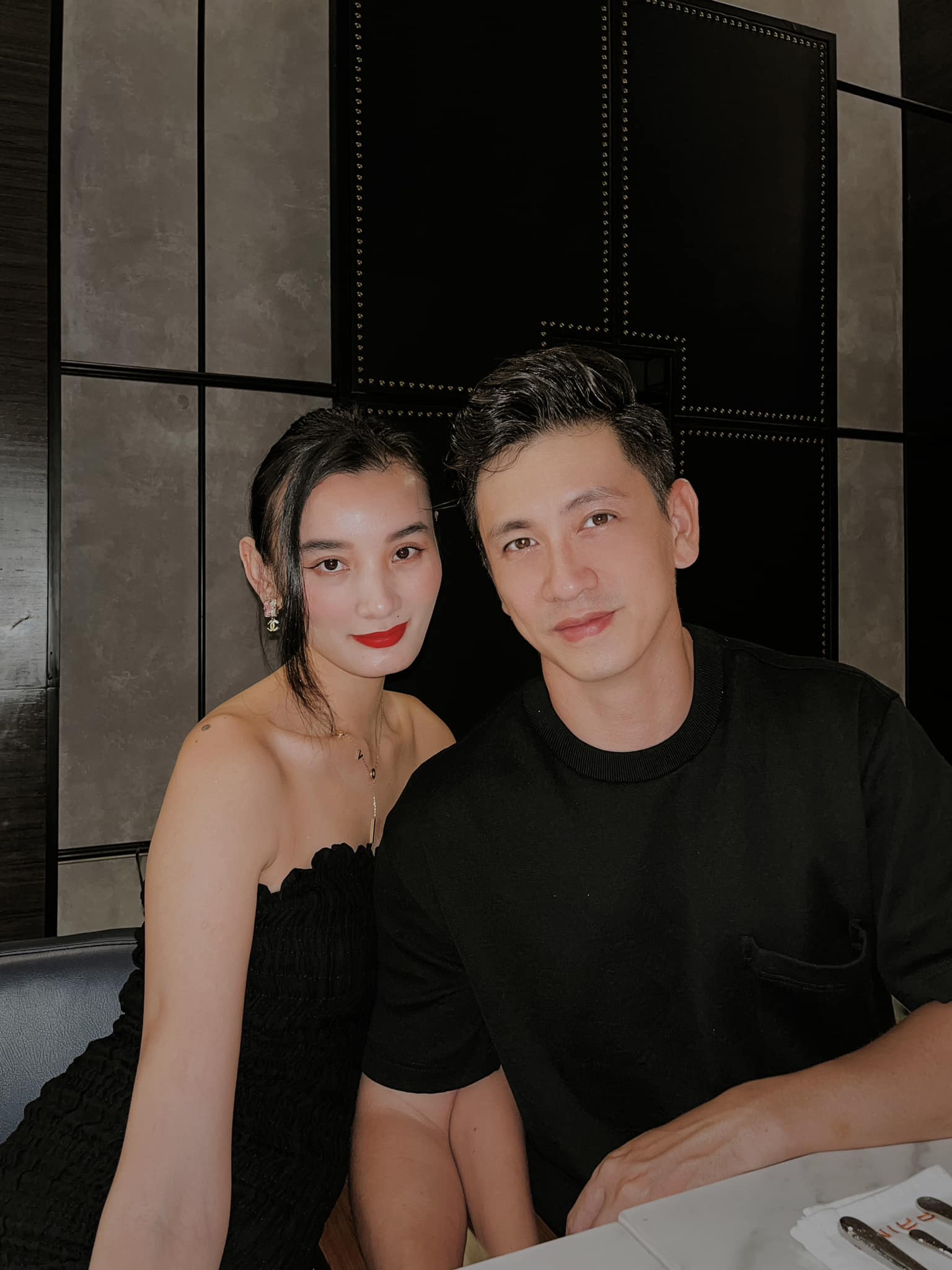 Hôn nhân của giám đốc bị đồn "lấy vợ làm bình phong", nắm tay bà xã vượt trầm cảm sau 5 lần IVF thất bại- Ảnh 3. Hôn nhân của giám đốc bị đồn "lấy vợ làm bình phong", nắm tay bà xã vượt trầm cảm sau 5 lần IVF thất bại- Ảnh 3.