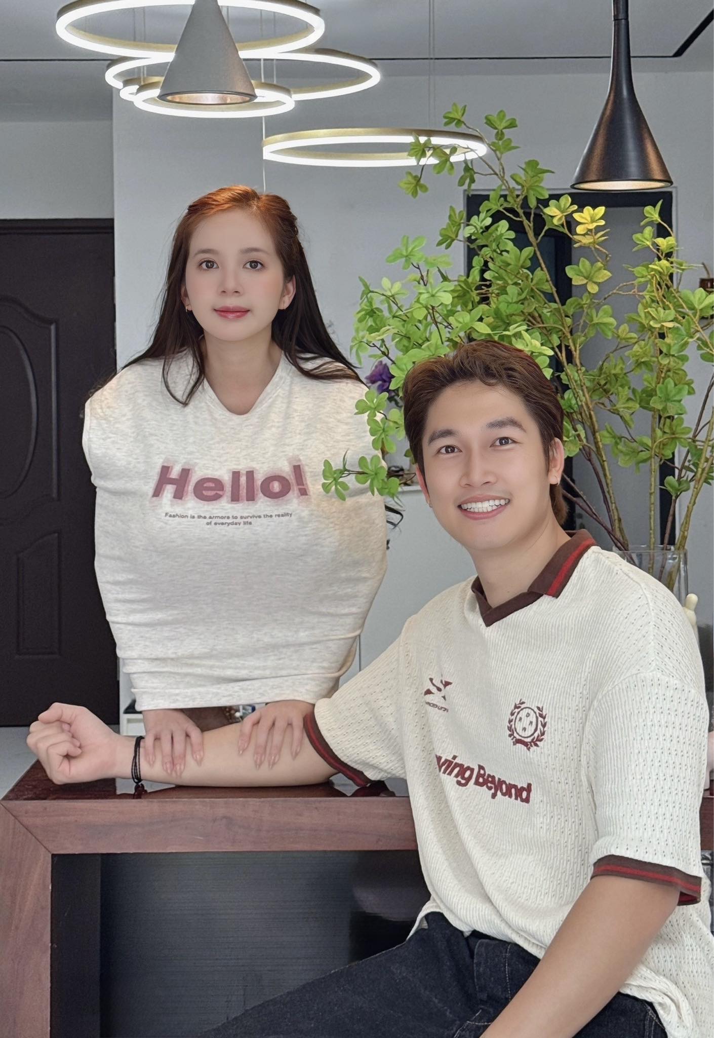 Lễ ăn hỏi Đình Tú - Ngọc Huyền: Cô dâu chú rể lộ diện quá đẹp đôi!- Ảnh 5. Lễ ăn hỏi Đình Tú - Ngọc Huyền: Cô dâu chú rể lộ diện quá đẹp đôi!- Ảnh 5.