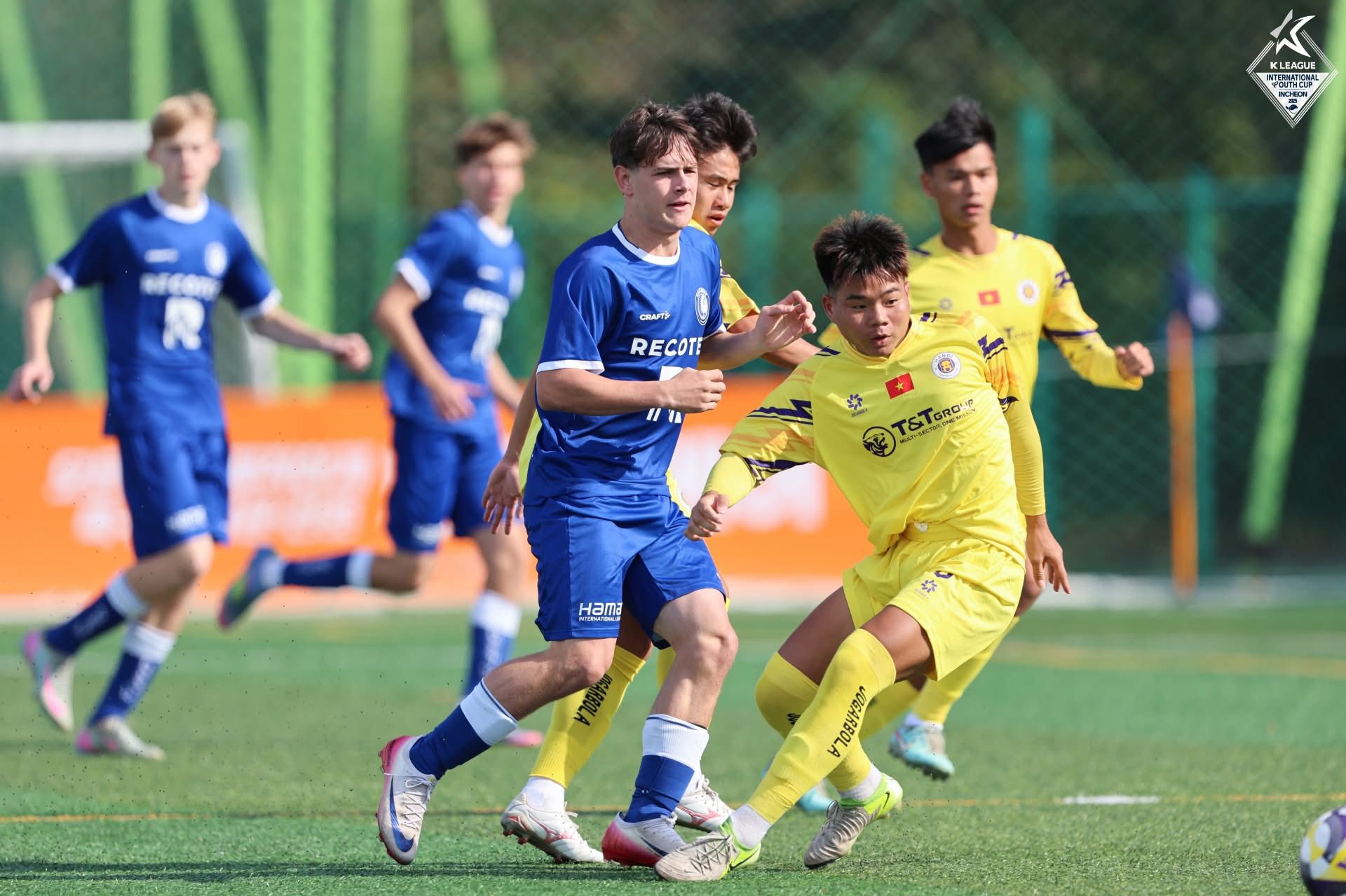 Đội bóng nhà bầu Hiển bằng điểm với đối thủ châu Âu tại giải đấu quốc tế- Ảnh 1. Đội bóng nhà bầu Hiển bằng điểm với đối thủ châu Âu tại giải đấu quốc tế- Ảnh 1.