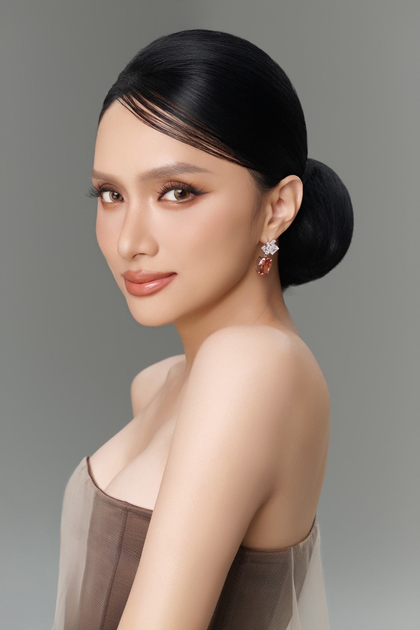 Hương Giang nhắn bạn trai trước khi đi thi Miss Universe 2025:  Hương Giang nhắn bạn trai trước khi đi thi Miss Universe 2025: