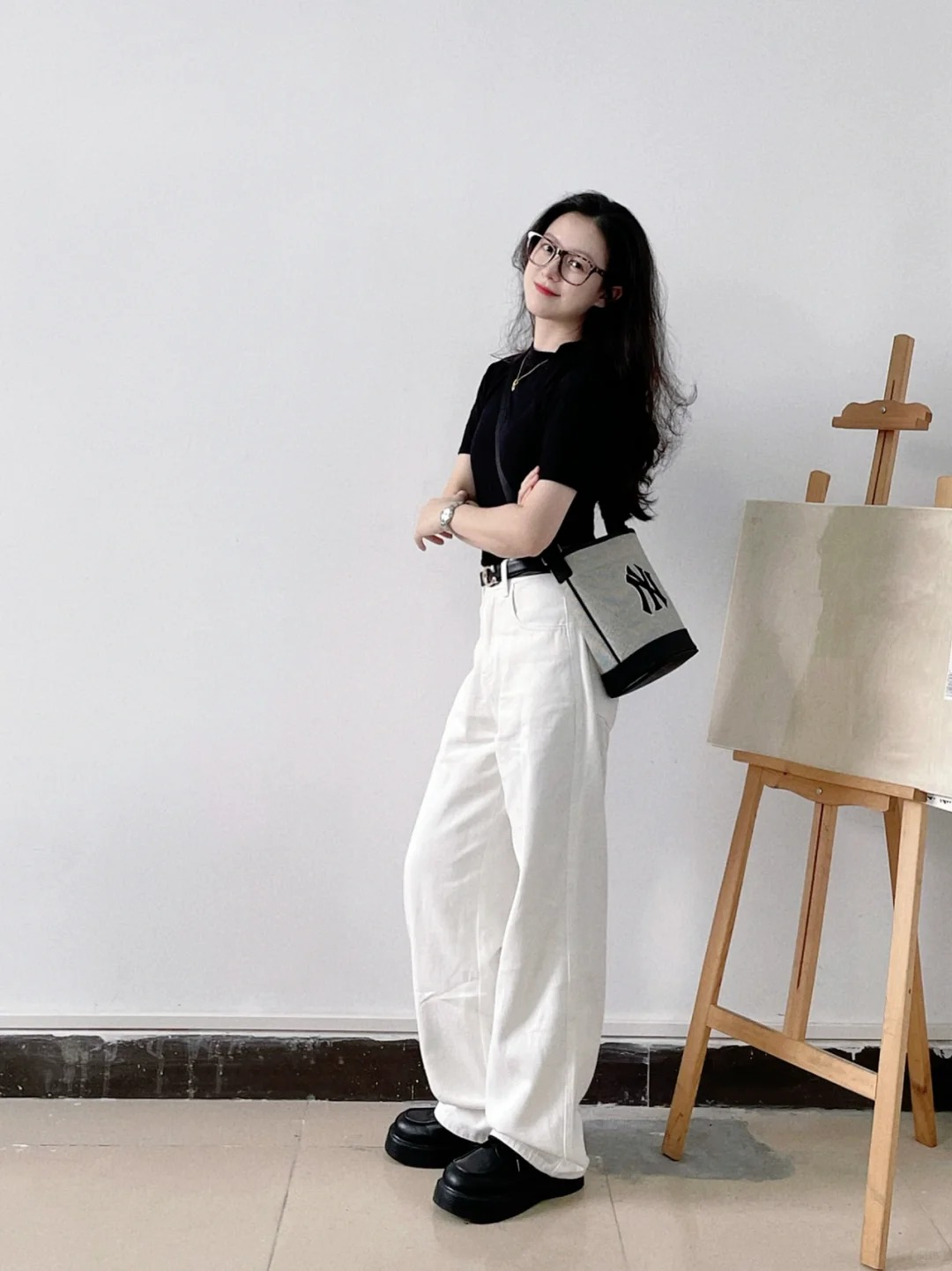 Cô giáo Mỹ thuật đang hot nhất TikTok: Mặt đã xinh, style đi dạy còn đỉnh hơn!- Ảnh 22.