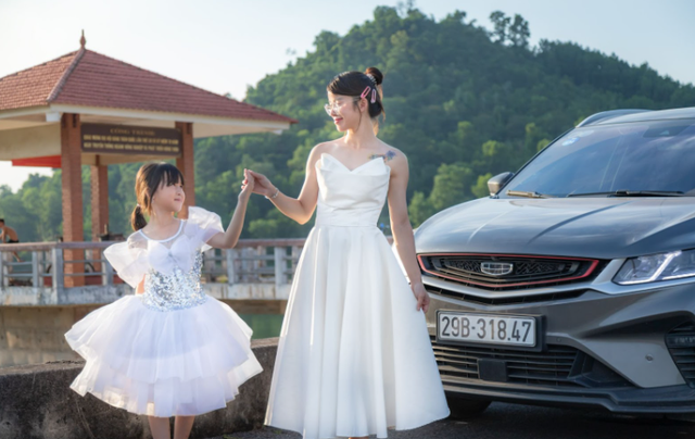 “Mỹ nhân xe tải 30 tấn” và chuyến hành trình đặc biệt cùng Geely Coolray - Ảnh 4. “Mỹ nhân xe tải 30 tấn” và chuyến hành trình đặc biệt cùng Geely Coolray - Ảnh 4.