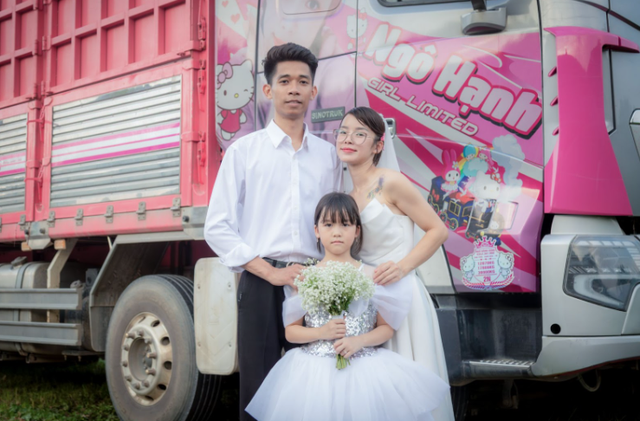 “Mỹ nhân xe tải 30 tấn” và chuyến hành trình đặc biệt cùng Geely Coolray - Ảnh 5. “Mỹ nhân xe tải 30 tấn” và chuyến hành trình đặc biệt cùng Geely Coolray - Ảnh 5.