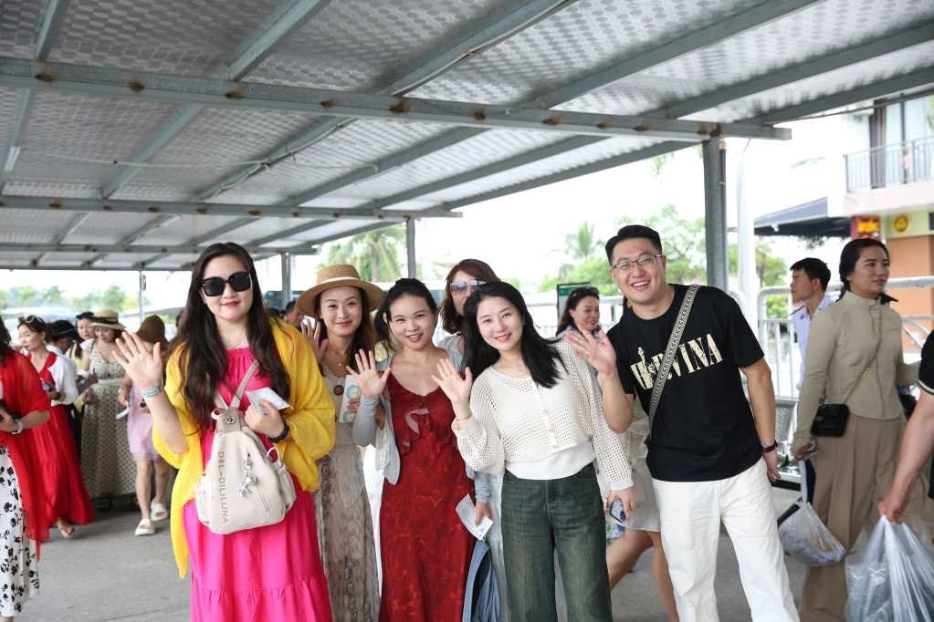 Cả nghìn người Trung Quốc "đổ bộ", một lĩnh vực của Quảng Ninh "nóng rực" dịp cuối năm- Ảnh 4. Cả nghìn người Trung Quốc "đổ bộ", một lĩnh vực của Quảng Ninh "nóng rực" dịp cuối năm- Ảnh 4.