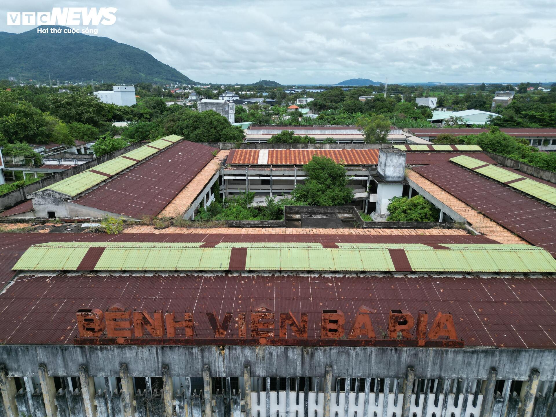 Toàn cảnh 2 bệnh viện bỏ hoang ở TP.HCM chờ 'hồi sinh'- Ảnh 3. Toàn cảnh 2 bệnh viện bỏ hoang ở TP.HCM chờ 'hồi sinh'- Ảnh 3.