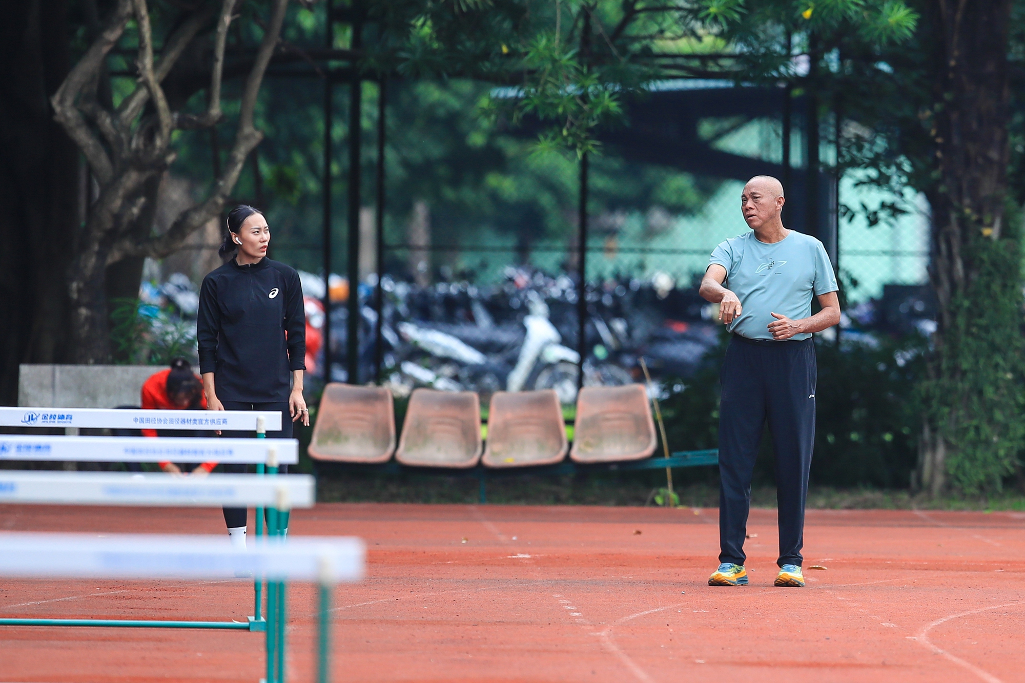 Hotgirl điền kinh khoe cơ bụng 6 m&uacute;i, &ldquo;mướt mồ h&ocirc;i&rdquo; tr&ecirc;n đường đua SEA Games 33- Ảnh 14.