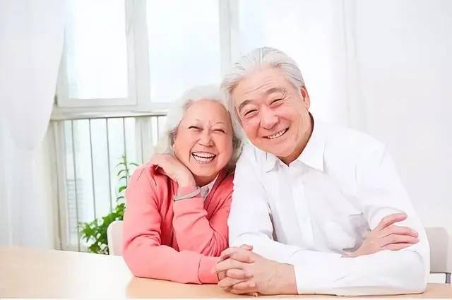 Chỉ khi về già bạn mới hiểu rằng: 3 kiểu người già này là hạnh phúc nhất, kiểu đầu tiên ít người có được, bạn sẽ thuộc kiểu nào?- Ảnh 2. Chỉ khi về già bạn mới hiểu rằng: 3 kiểu người già này là hạnh phúc nhất, kiểu đầu tiên ít người có được, bạn sẽ thuộc kiểu nào?- Ảnh 2.