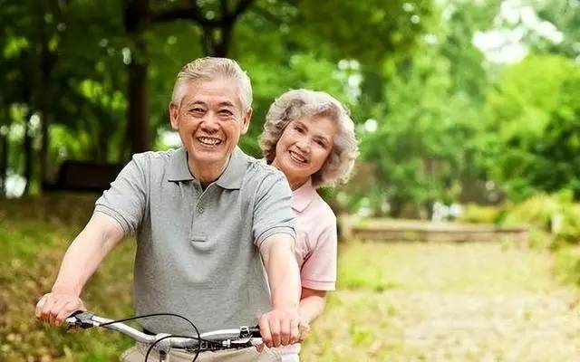 Chỉ khi về già bạn mới hiểu rằng: 3 kiểu người già này là hạnh phúc nhất, kiểu đầu tiên ít người có được, bạn sẽ thuộc kiểu nào?- Ảnh 3. Chỉ khi về già bạn mới hiểu rằng: 3 kiểu người già này là hạnh phúc nhất, kiểu đầu tiên ít người có được, bạn sẽ thuộc kiểu nào?- Ảnh 3.