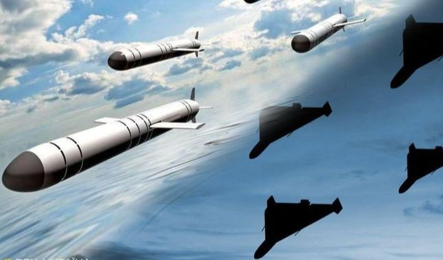 Ph&ograve;ng kh&ocirc;ng Ukraine để lọt h&agrave;ng chục t&ecirc;n lửa v&agrave; UAV của Nga- Ảnh 1.