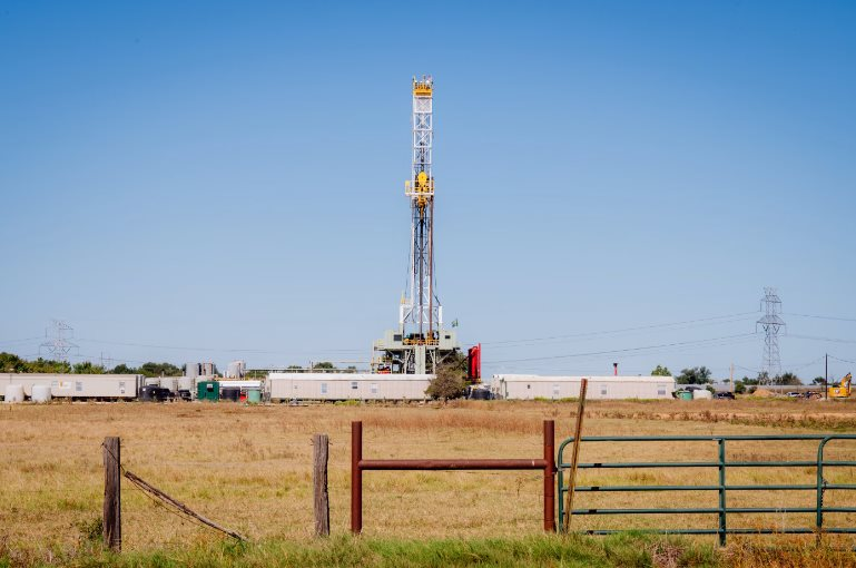 Khoan Thủng 5.800 Mét Đất Đá, Khí Phun Lên Ngùn Ngụt, Kho Báu ‘Nóng Bỏng Tay’ Trị Giá Tới 100 Tỷ Usd Lộ Diện, Trải Dài Hàng Trăm Km- Ảnh 3. Khoan Thủng 5.800 Mét Đất Đá, Khí Phun Lên Ngùn Ngụt, Kho Báu ‘Nóng Bỏng Tay’ Trị Giá Tới 100 Tỷ Usd Lộ Diện, Trải Dài Hàng Trăm Km- Ảnh 3.