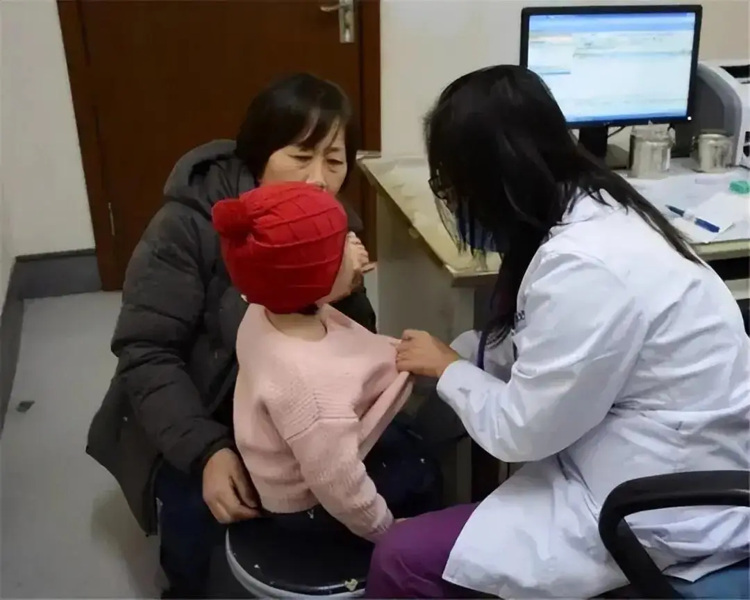 Bé gái 5 tuổi liên tục kêu “đau mông”, đi khám bác sĩ lắc đầu: “Đến muộn rồi!”- Ảnh 1. Bé gái 5 tuổi liên tục kêu “đau mông”, đi khám bác sĩ lắc đầu: “Đến muộn rồi!”- Ảnh 1.