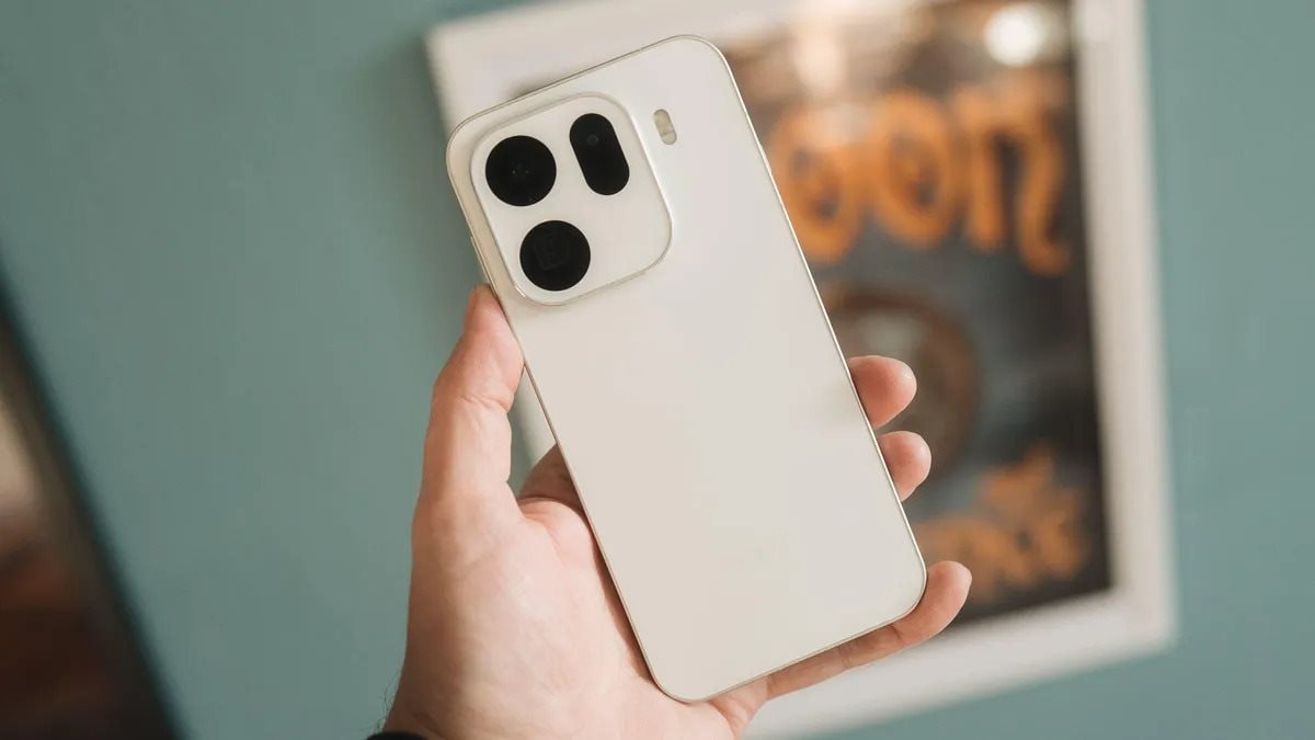 Oppo Find X9 Pro vừa ra mắt đã nhận cơn mưa lời khen là “tốt nhất 2025”, vượt cả iPhone, Samsung- Ảnh 2.