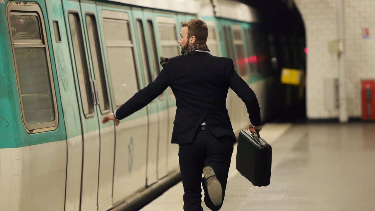 5 thói quen buổi sáng khiến huyết áp tăng vọt: Nhiều người không ngờ tới- Ảnh 4. 5 thói quen buổi sáng khiến huyết áp tăng vọt: Nhiều người không ngờ tới- Ảnh 4.