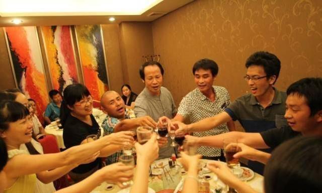 66 tuổi rồi, tôi hiểu ra: Sau 60, đừng đi họp lớp nữa nếu không muốn rước phiền!- Ảnh 2. 66 tuổi rồi, tôi hiểu ra: Sau 60, đừng đi họp lớp nữa nếu không muốn rước phiền!- Ảnh 2.