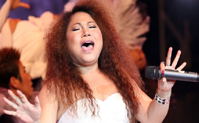 Nữ ca sĩ là công nhân, đứng giữa sân bay hát khiến hải quan Nga sững sờ- Ảnh 13. Nữ ca sĩ là công nhân, đứng giữa sân bay hát khiến hải quan Nga sững sờ- Ảnh 13.