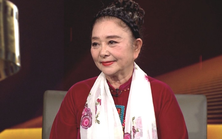 Ni cô Huyền Trang 'Biệt động Sài Gòn': Tuổi xế chiều viên mãn bên ông xã tiến sĩ- Ảnh 4.