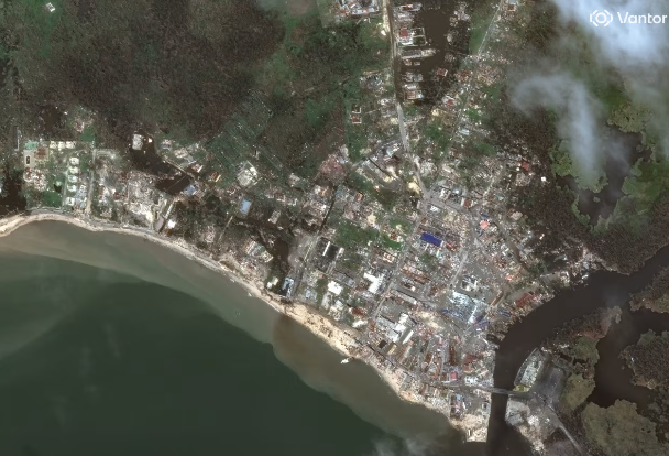 Ảnh vệ tinh trước - sau cho thấy siêu bão Melissa càn quét thế nào: Ảnh vệ tinh trước - sau cho thấy siêu bão Melissa càn quét thế nào: